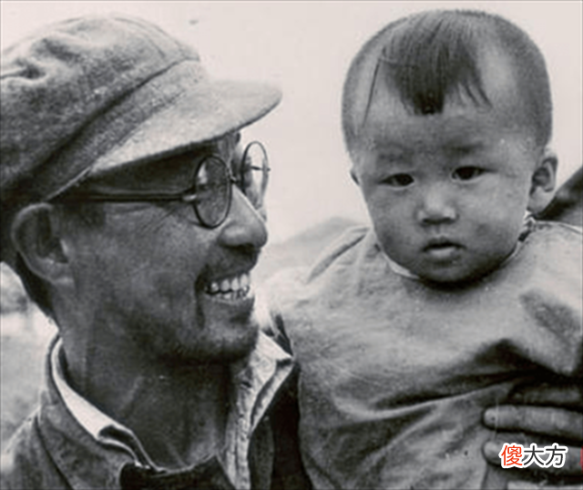 【历史故事】50年陈赓喜得千金，一女兵嘲笑长得丑，陈赓罕见发怒：谁敢这么说