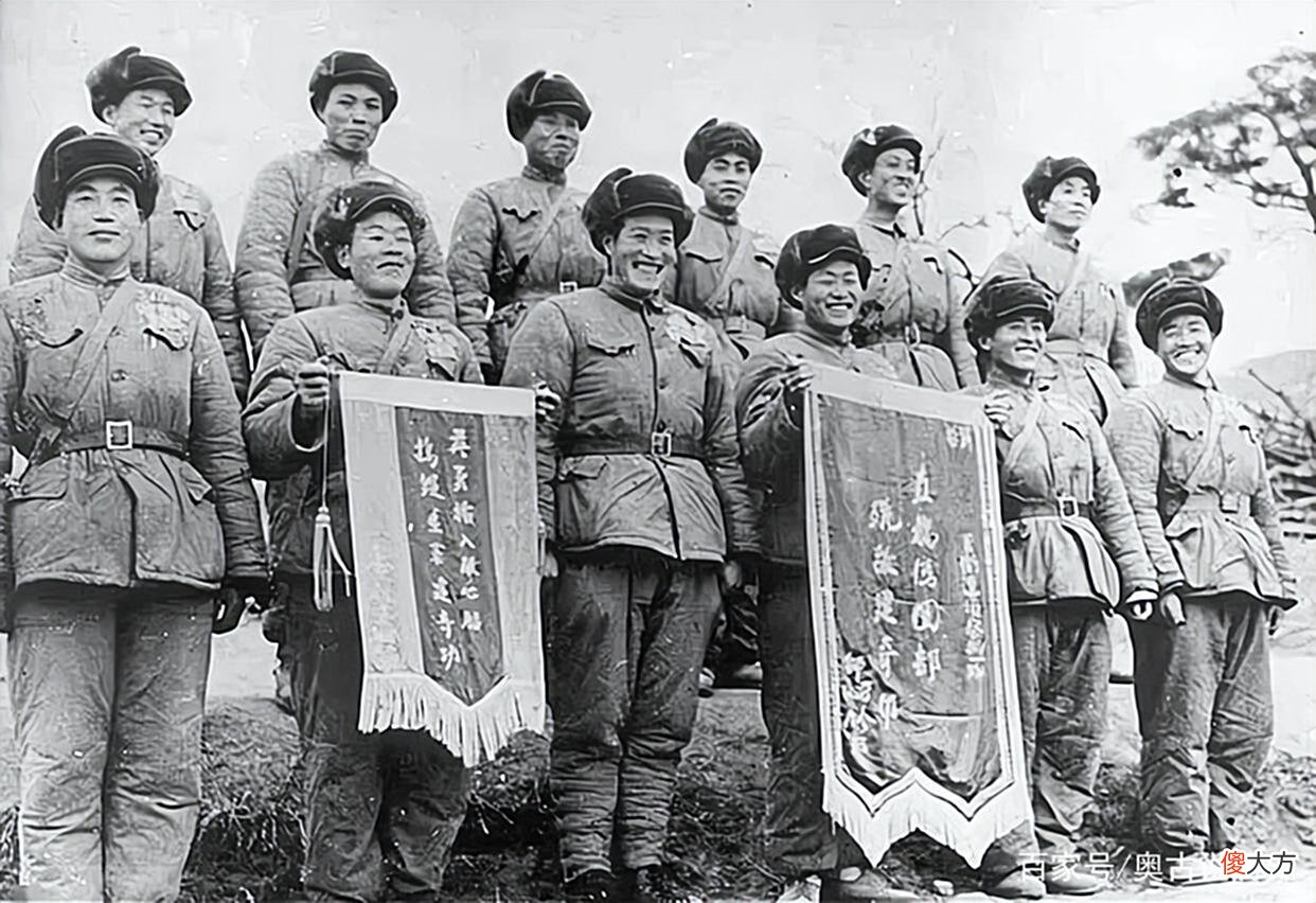 【历史故事】1952年，一连长看见电视里与主席握手的劳模，指荧幕大哭：我妻子