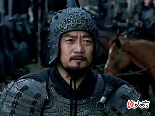 【历史故事】一生心高气傲的关羽，也曾为了救人向曹操下跪，救了谁？