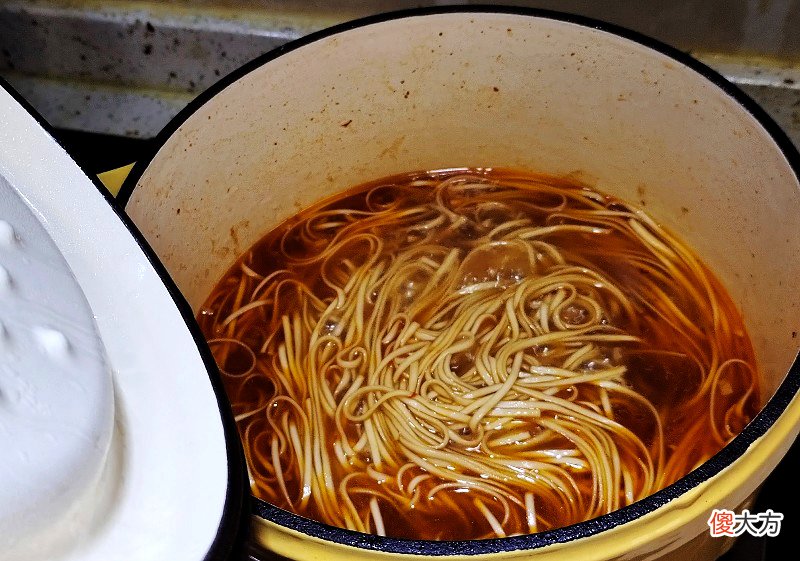 实用的西屋珐琅铸铁锅 铁质珐琅锅