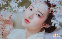【爱历史】《王爷的小狂后》几岁大的小奶娃拉住她：娘亲，爹爹在等你回家