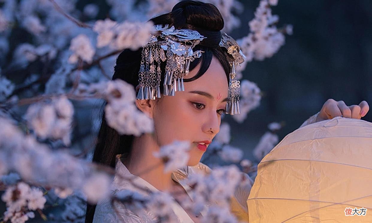 【爱历史】《王爷的小狂后》几岁大的小奶娃拉住她：娘亲，爹爹在等你回家