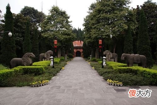 【爱历史】永陵出土前蜀皇帝王建的玉带，它不仅是国宝，背后还藏着一个故事