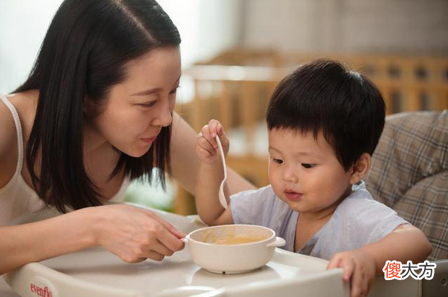 照顾3岁前的宝宝，不要添加这4种饭，以免对宝宝不好，影响发育