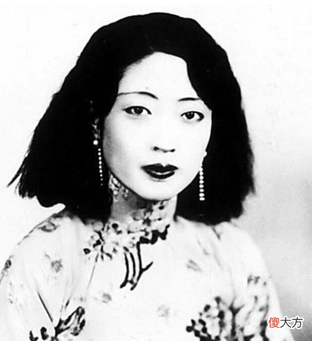【历史故事】婉容入宫前和与溥仪结婚后的照片的惊人变化，要看到最后哦