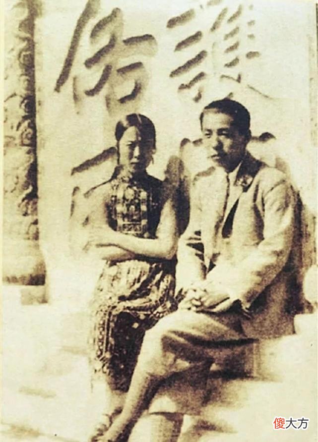 【历史故事】老照片:蒋经国头戴斗笠坐地上,图六14岁的张学良和18岁的妻子