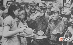 【历史故事】老照片：为日寇倒茶的女子让人怜惜，手术工具残忍折磨囚犯！