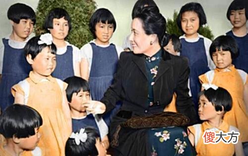 【历史故事】宋美龄珍贵的历史彩色照，彩色照片下的宋美龄，音容相貌更加清晰