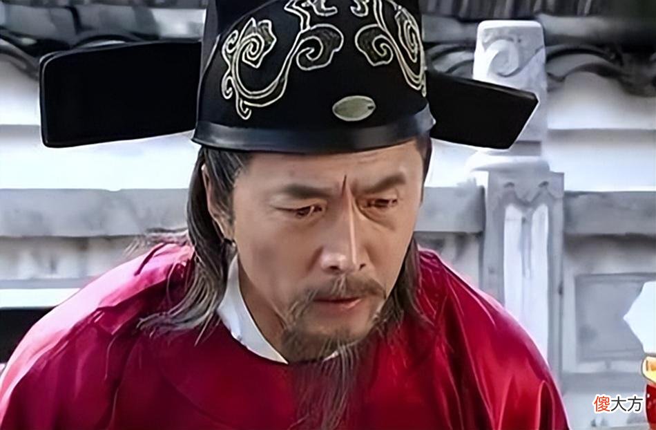 【历史故事】朱元璋手下衣服破烂，大赞其为清官，为何刘伯温说此人不能留？