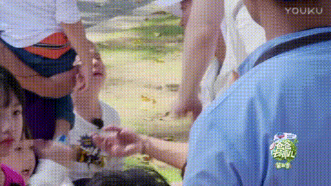 “摆烂式育儿”可以这么爽的吗？90后父母：但凡理你一下，算我输！