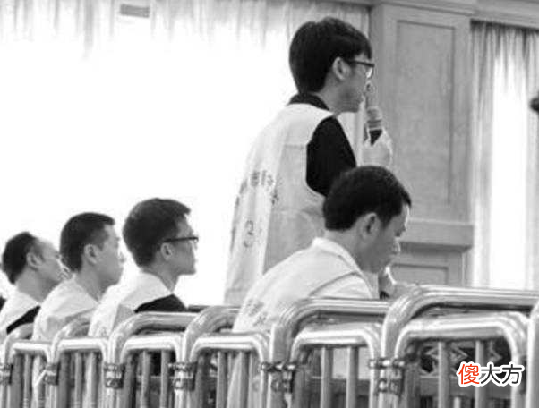 高中生王刚卖肾买苹果手机 买苹果手机买肾的小伙