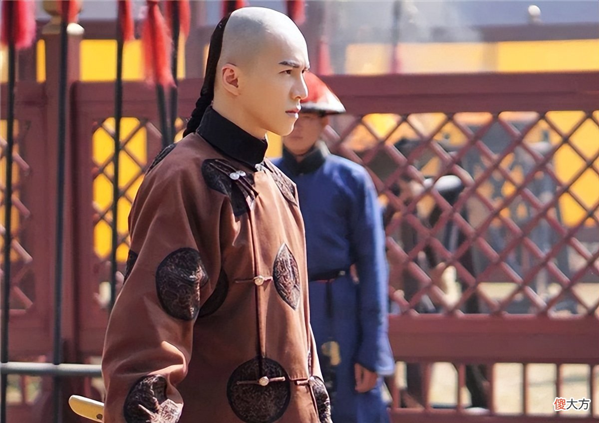 【爱历史】乾隆问武将要何赏赐，一个要美人一个要官，二人下场截然不同