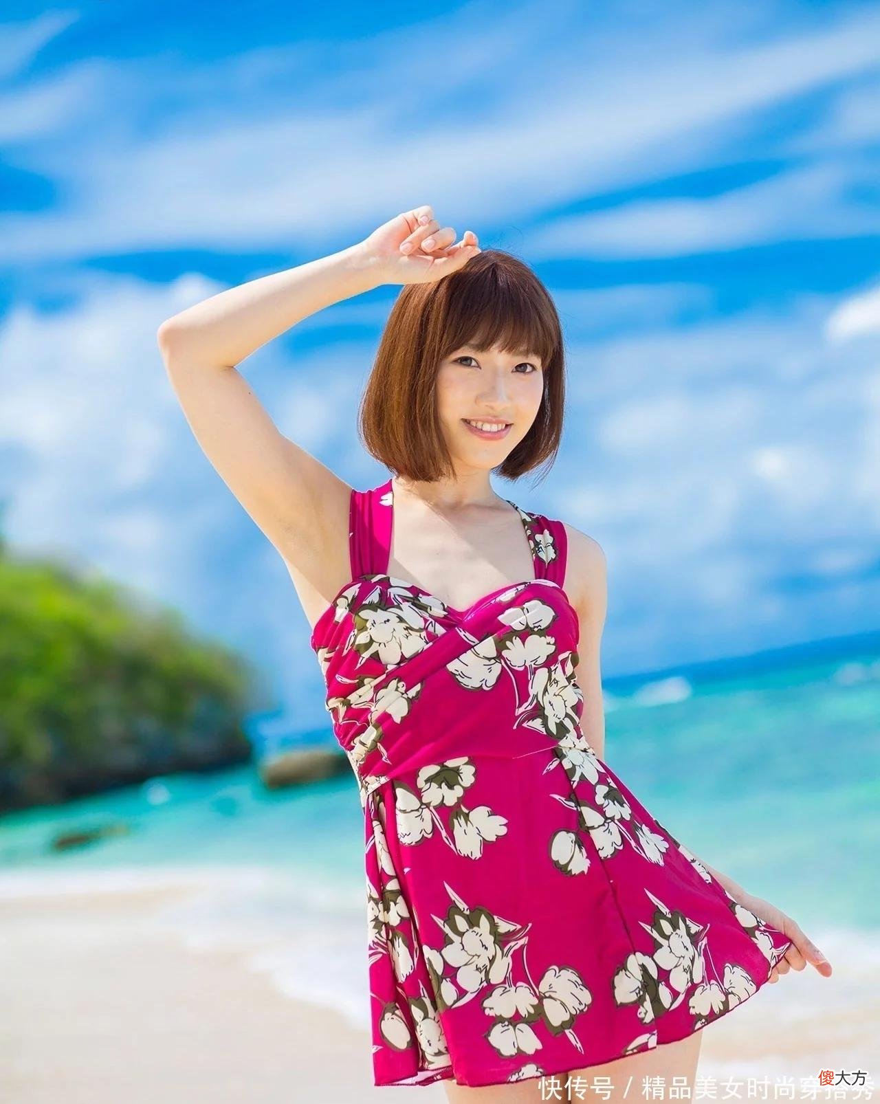 【时尚一点】海边碎花的泳装 吸睛又不失时尚感 你喜欢哪一套呢？