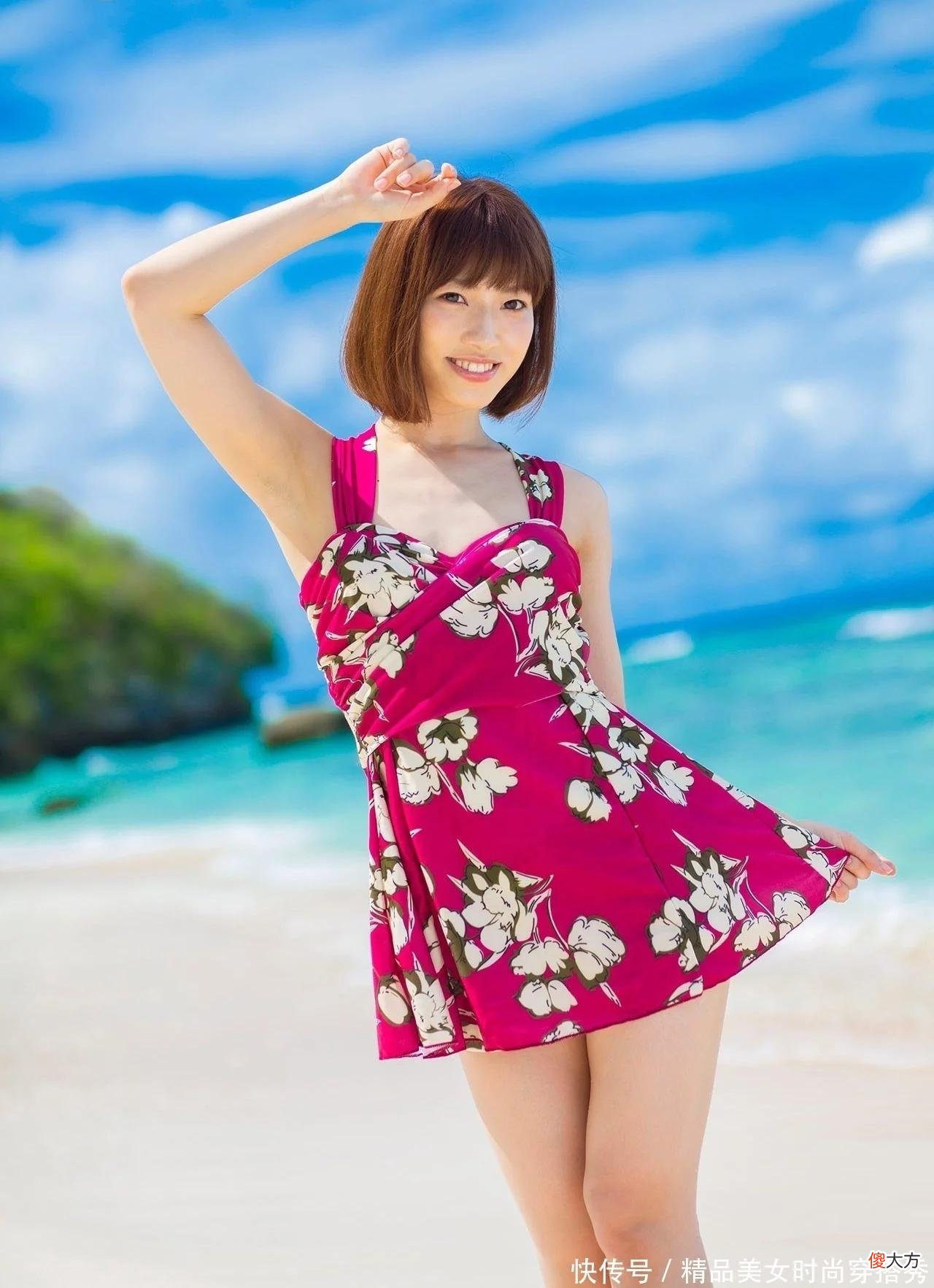 【时尚一点】海边碎花的泳装 吸睛又不失时尚感 你喜欢哪一套呢？
