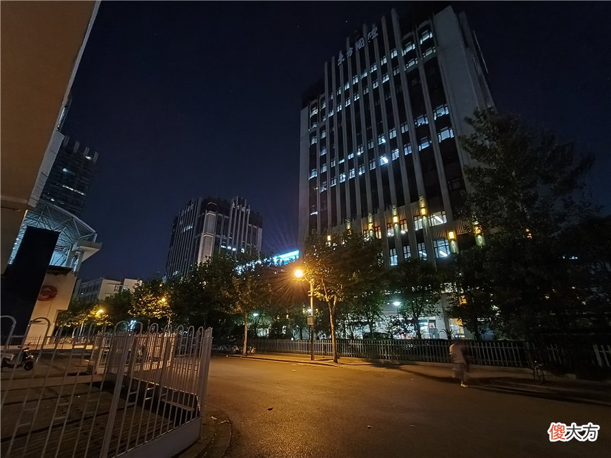 打游戏的一把好手 拿手好戏打游戏