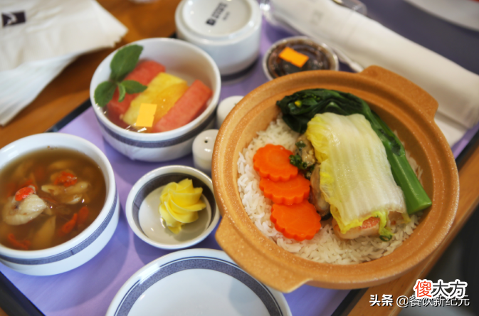 为何飞机餐这么难吃 为什么航空餐那么难吃