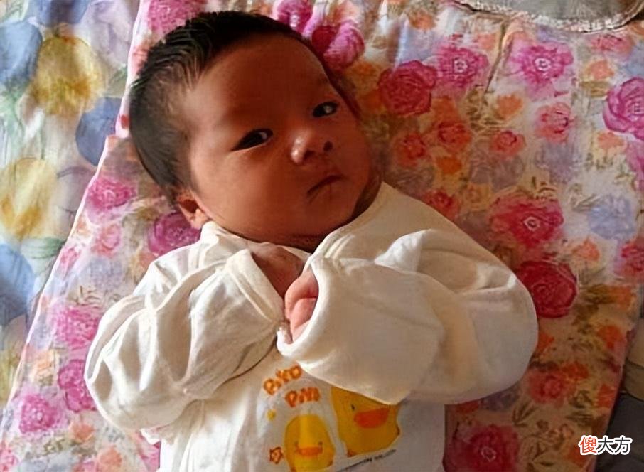 新生儿喂养干货：宝宝吃奶易睡着咋办？冲奶粉的注意事项有哪些？