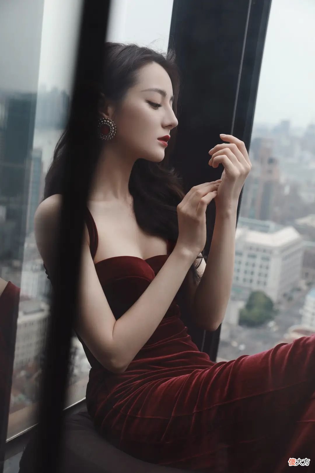 【就爱时尚】叶倩文一袭红裙，把我拉回最美好的港风年代
