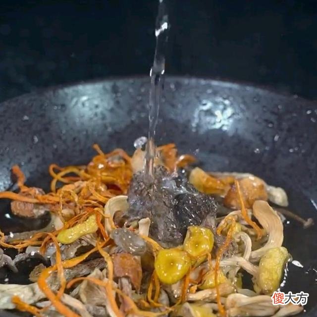 那就试一下这款猪肚汤 简单的猪肚汤