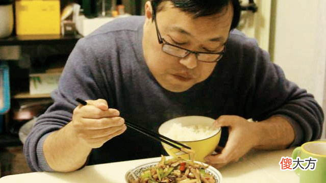 为啥很多饭店把芹菜炒杏鲍菇当做招牌菜?试着炒一次,真能吃上瘾