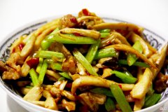 为啥很多饭店把芹菜炒杏鲍菇当做招牌菜？试着炒一次，真能吃上瘾
