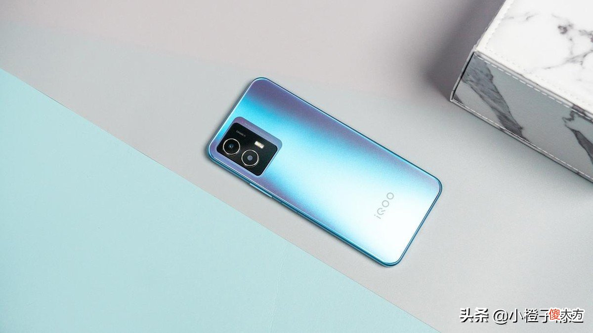 1500元性价比最高的5G手机推荐 性价比最高的5g两千元手机