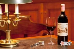 白葡萄酒红葡萄酒口感有什么不同 干红葡萄酒适宜的饮用温度