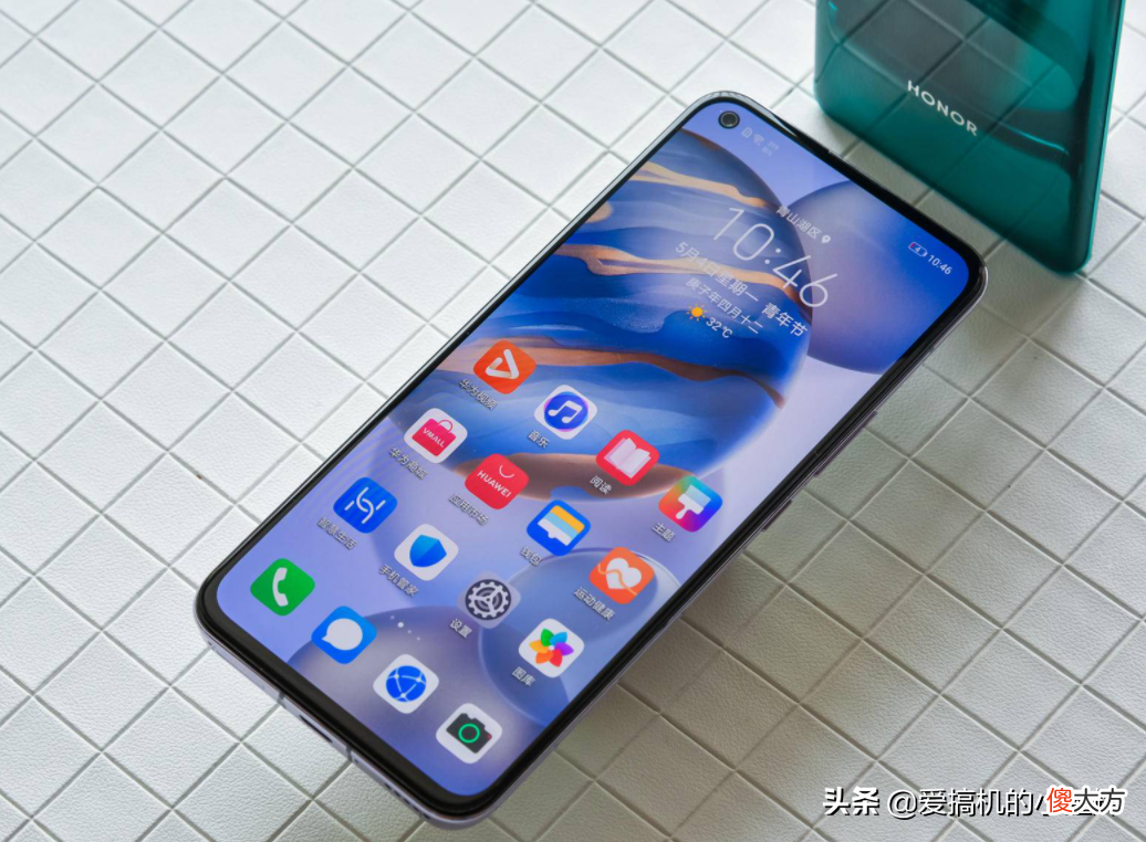 国庆值得推荐的五款高性能手机 推荐一款性价比很高的手机