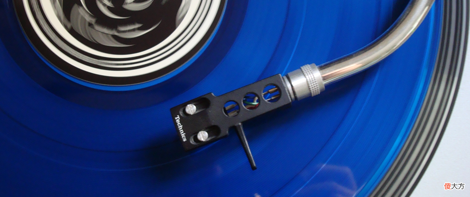 还在用丑陋的喇叭放音乐 放音乐喇叭有滋滋声