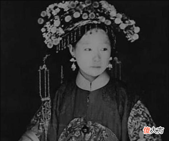 【历史故事】王国维三首《蝶恋花》写尽女人的三个阶段，读来令人唏嘘叹惋神伤