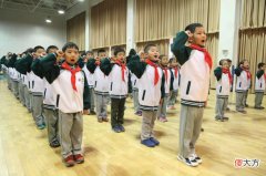 冬天校服又不暖和 冬天校服里面穿什么不会臃肿