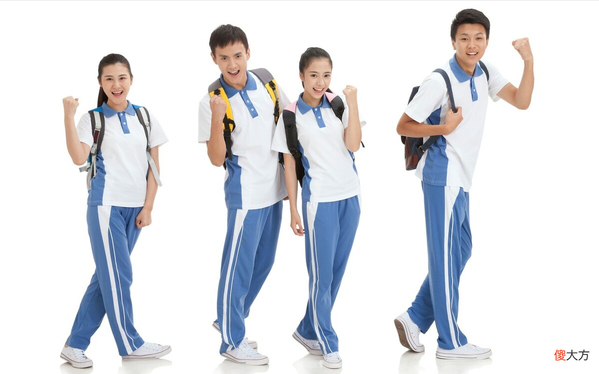 同样是校服，为啥私立学校的男生穿西装？公立学校只能穿运动服？