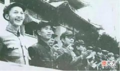 【历史故事】邓华到地方工作后，很牵挂这位老战友，俩人重返军队，相见很激动