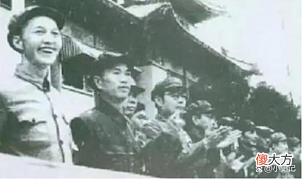 【历史故事】邓华到地方工作后，很牵挂这位老战友，俩人重返军队，相见很激动