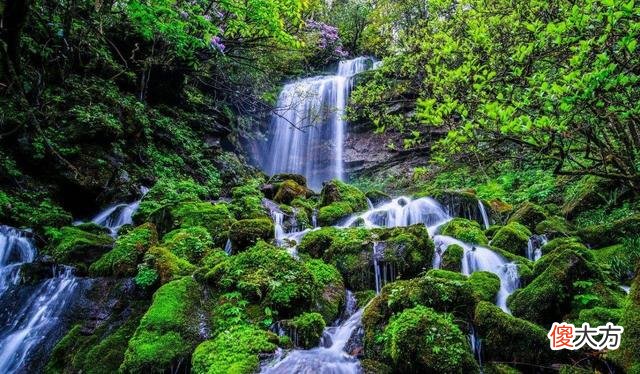 你知道吗？我国这条1055米的瀑布景色绝美，比庐山瀑布还高120尺