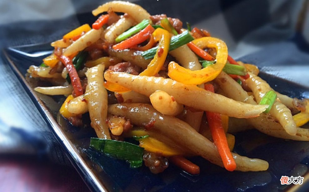 炒粉虫是广西百色市流行的8种美食之一 炒粉虫是广西美食吗