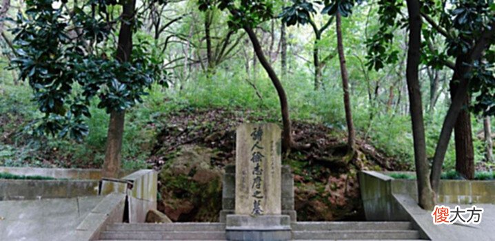 【历史故事】徐志摩可怜死状: 脑袋上有个大洞, 四肢被熊熊的烈火, 炙烤成焦炭