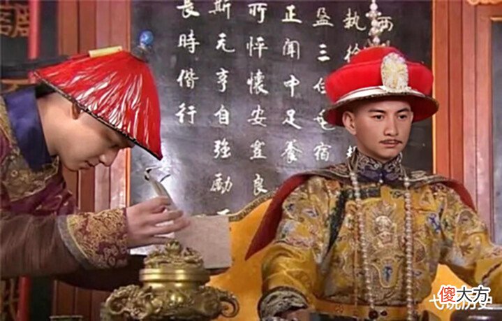 【历史故事】康熙第一次见孙子乾隆, 为何惊得放下了酒杯, 他发现了什么