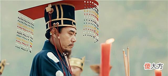 【爱历史】朱元璋去拜佛, 问方丈: 朕要跪下吗? 方丈答了8个字救了全寺的人