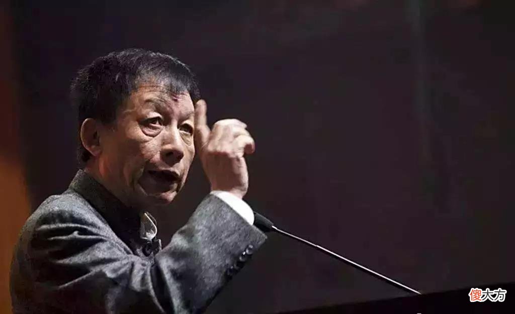 【爱历史】历史大师易中天：节目中被留学生质疑是伪学者，晚年为何销声匿迹