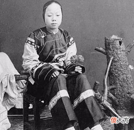 【爱历史】抗日时，日本最失败的一张摆拍照，竟被收录进日本教材，恬不知耻