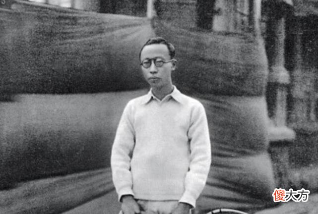 【历史故事】溥仪晚年买票游故宫，碰见一老头后脸色大变，老人：放心，不杀你