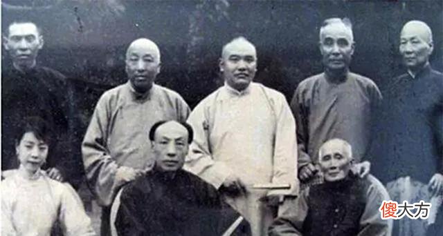 【爱历史】上海滩大佬季云卿竟在澡堂被刺杀？王牌杀手全身而退却最终死于女人之手