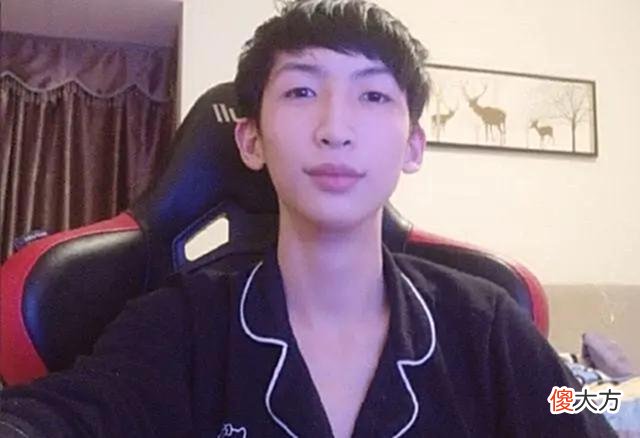 【游戏世界】小超梦细致教学，腕豪对线青钢影，一级闪现起手令其当场崩溃