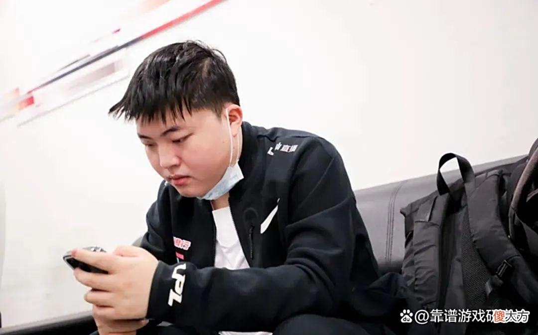 【游戏迷】LOL：李哥帮Uzi坐稳夏季赛首发，BLG试训宁王真不亏，MSI赛程公布