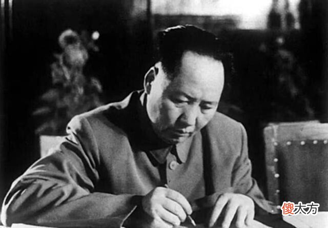 【爱历史】《论持久战》发表后, 白崇禧总结了两句话, 蒋介石听后深表赞同