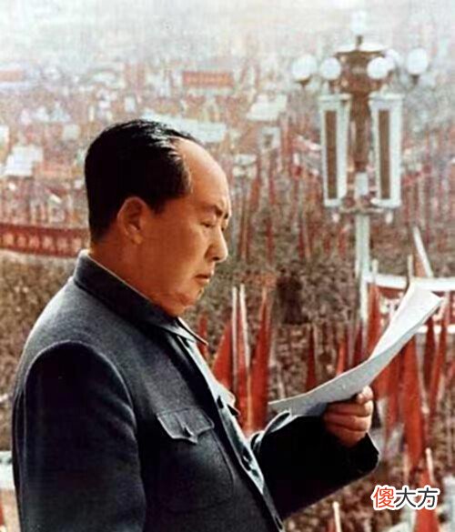 【爱历史】《论持久战》发表后, 白崇禧总结了两句话, 蒋介石听后深表赞同