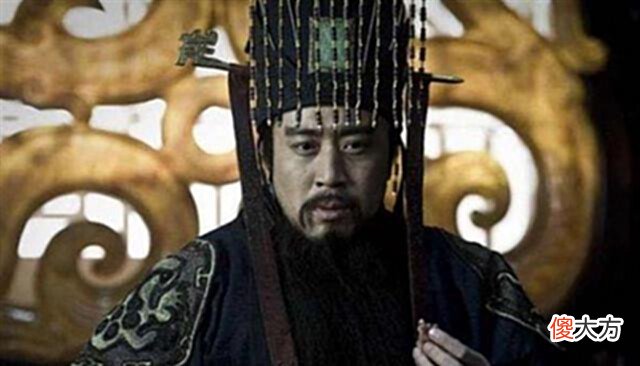 【历史故事】唯有秦始皇的龙袍是黑色的, 后世皇帝却无人敢效仿, 是何原因?
