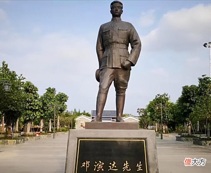 【爱历史】蒋介石曾坦言有两人最让他忌惮, 一人最让他敬佩, 这三人都是谁?