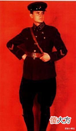 【历史故事】彩图详解: 二战期间, 苏联红军各兵种军服和单兵装备